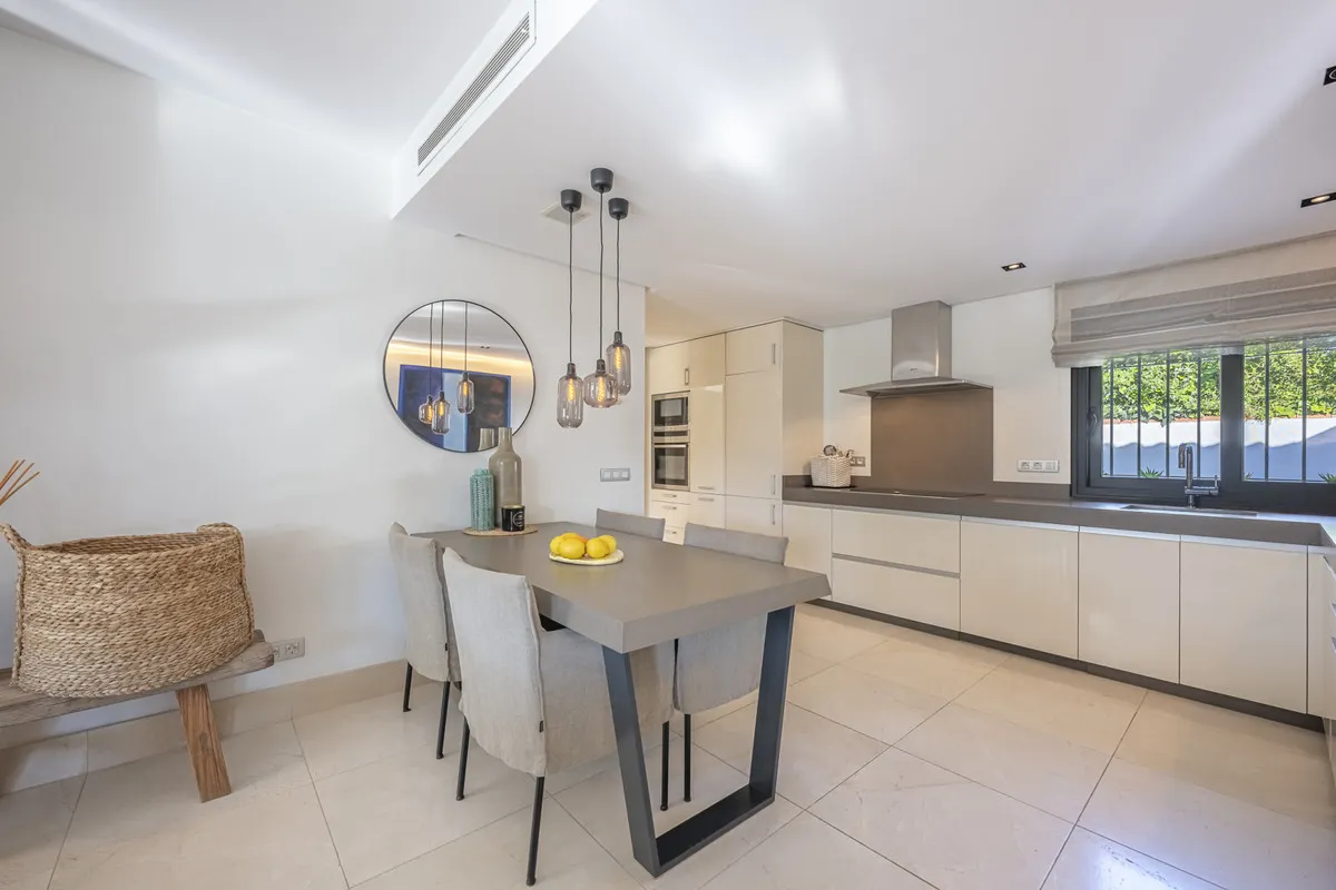 b76e2605-01bd-404f-9bf6-fc285291df2d