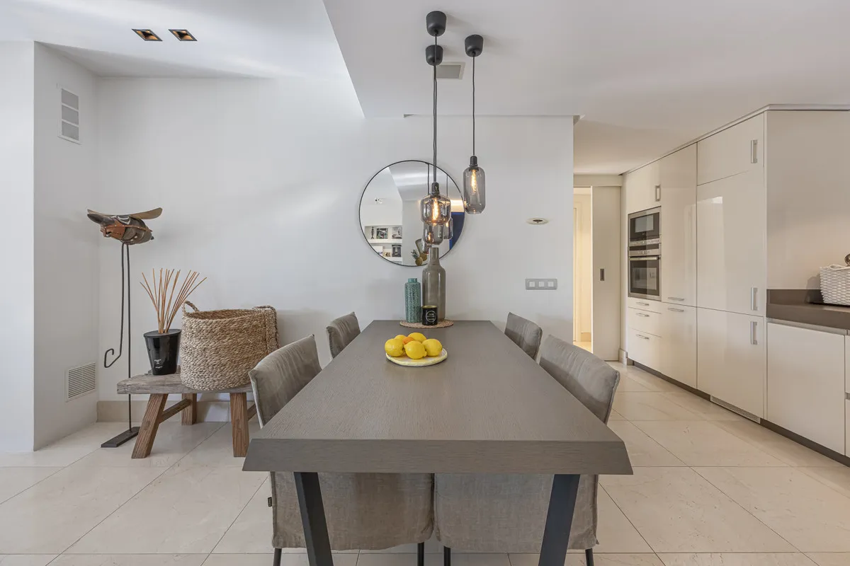 ea125f32-c936-4f58-a0a0-46a5ac7b7b8f