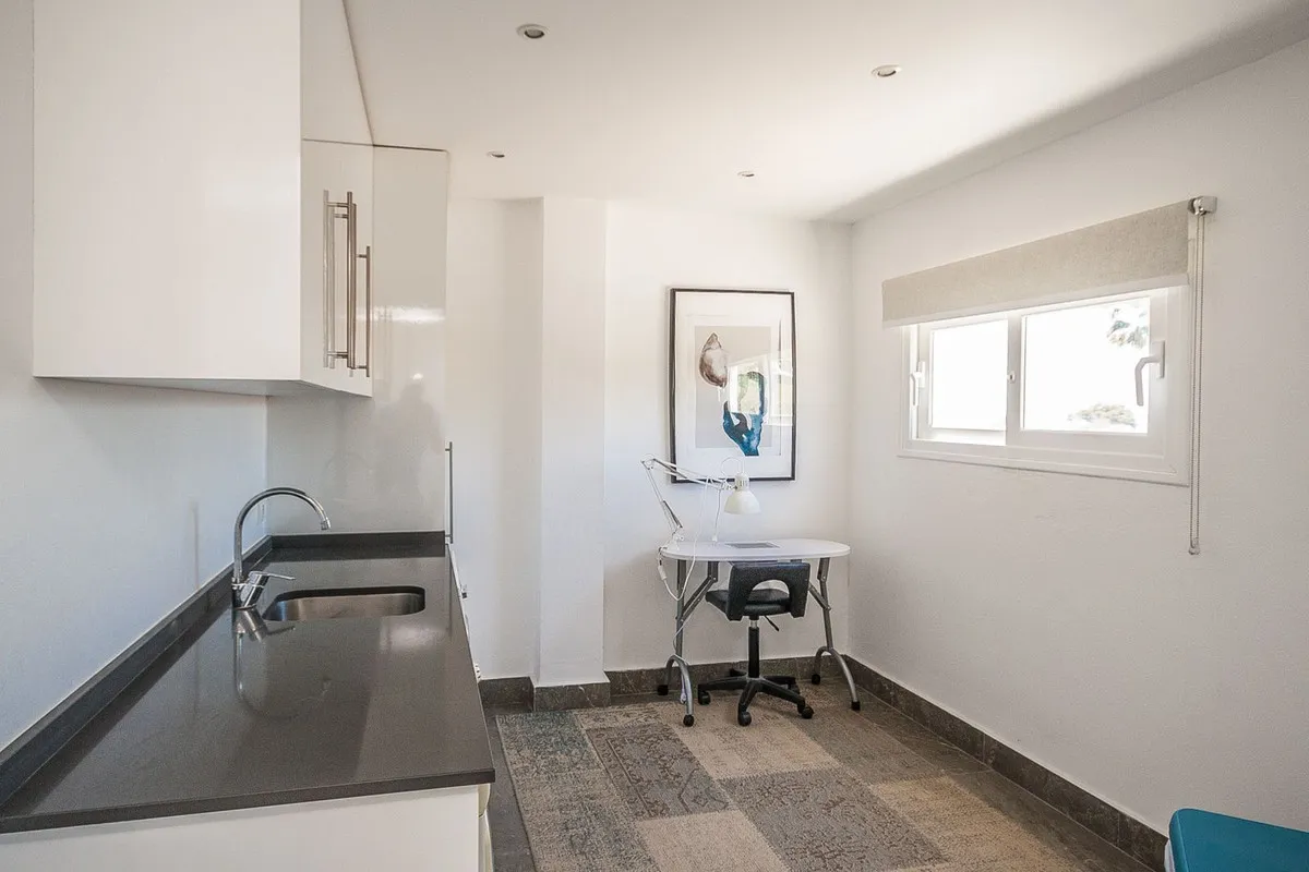 42657533-5e36-4c3c-9e0e-c8e7db6bb4d7