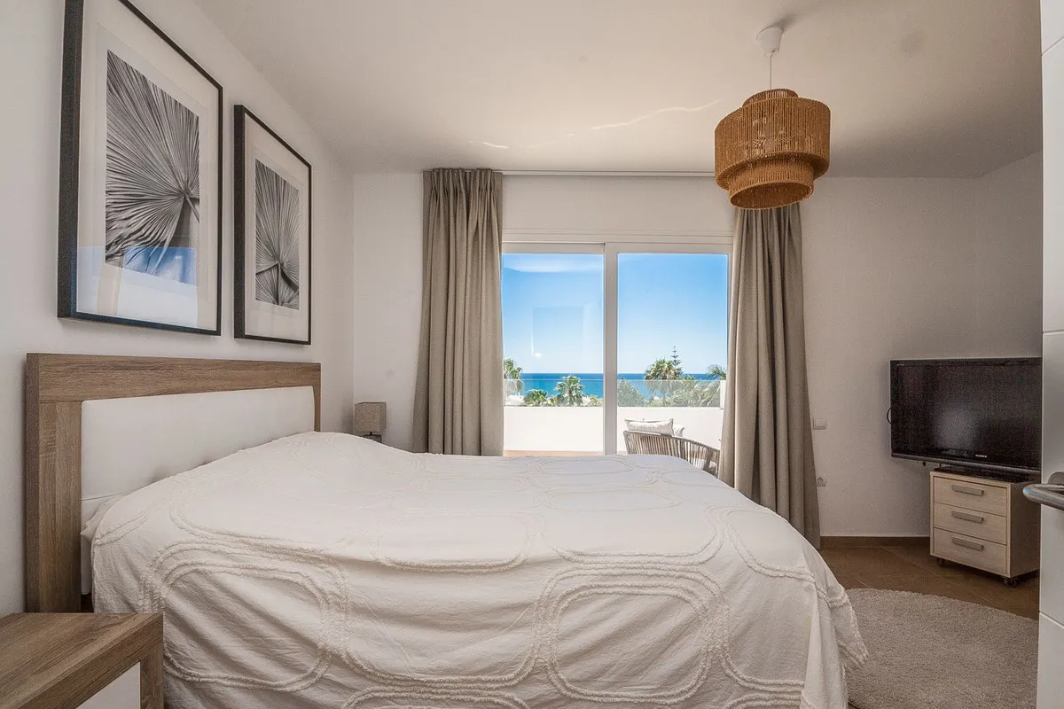 8f3ad022-f0ed-4aea-8b98-d608a1351d21