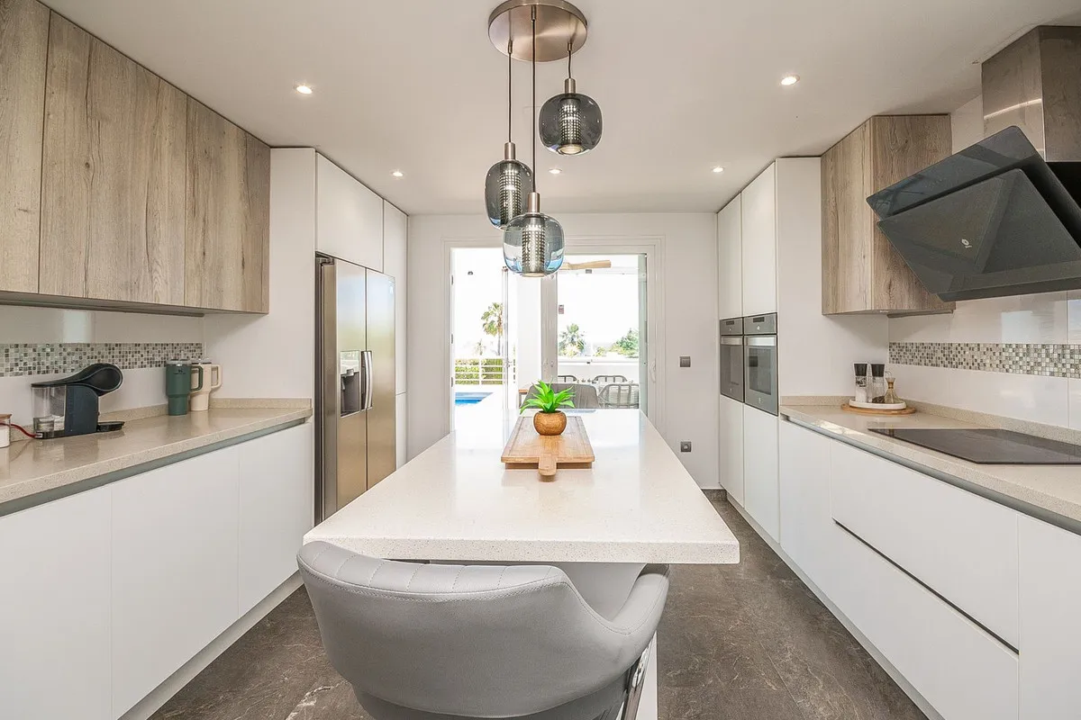 bdf446e0-c2bc-4221-ba16-0fbfc717b56f