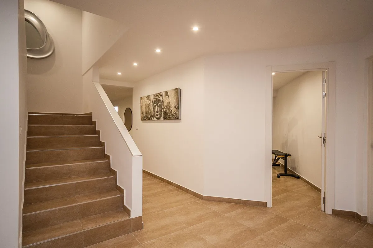 cd0fcf1d-1d2e-4083-ac88-a25ca56a717b