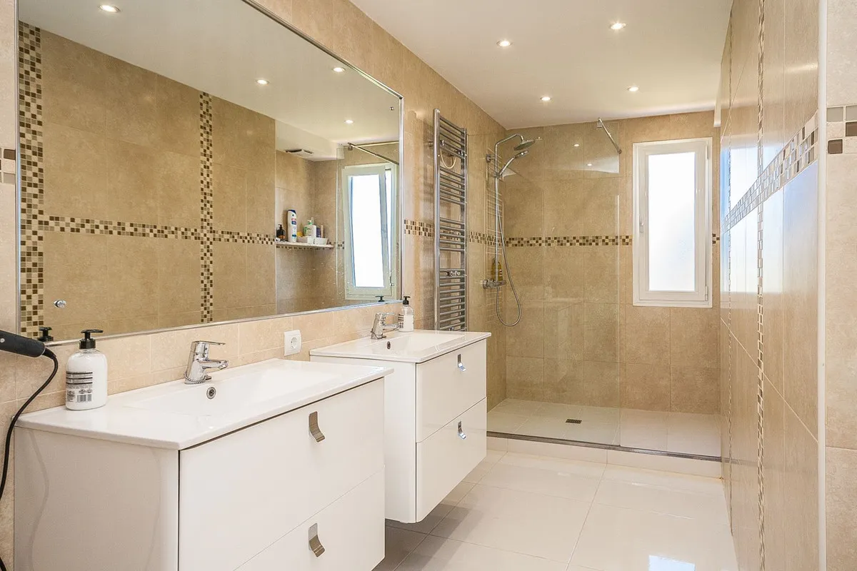 fd07ed2b-cd39-4279-9404-179bcac547fa