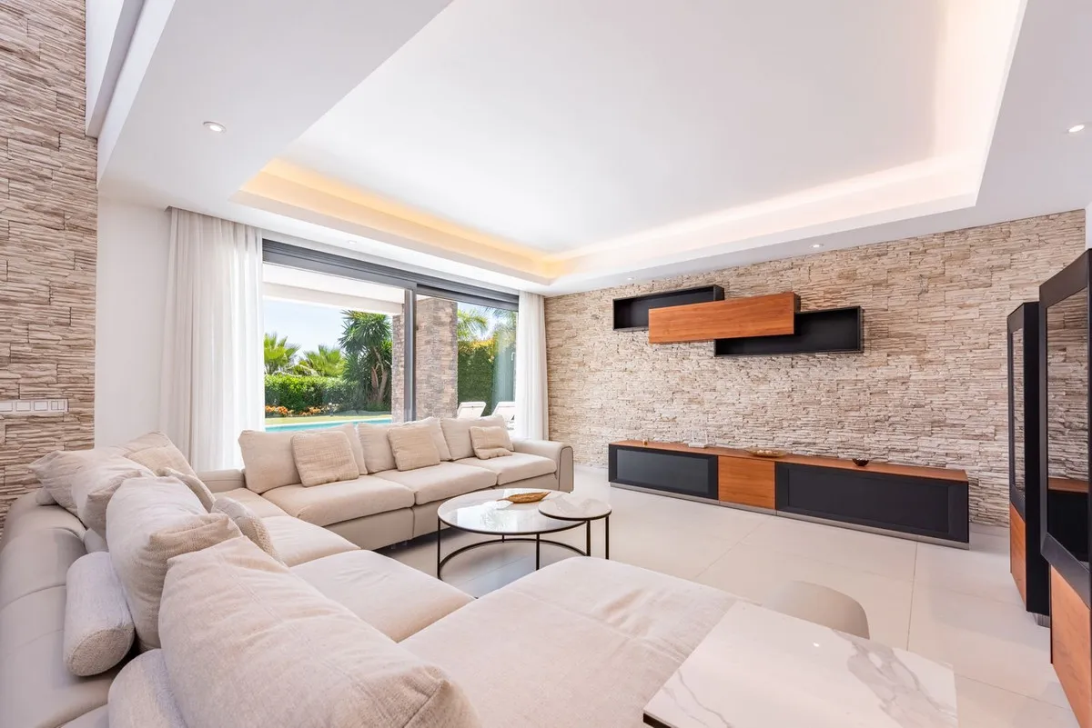 2d0eefb4-878d-48c9-834a-ebf34632dc79