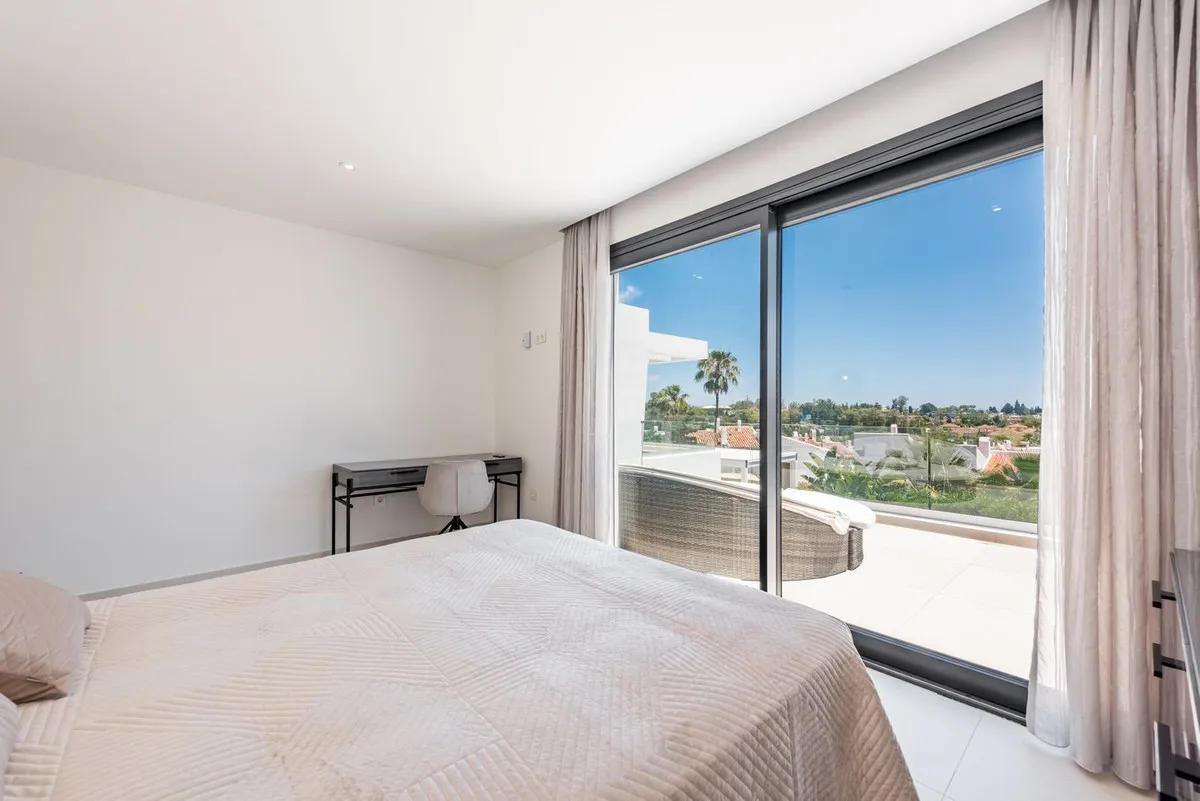 803116ee-0bca-4c05-9697-c9fb0a3d6984