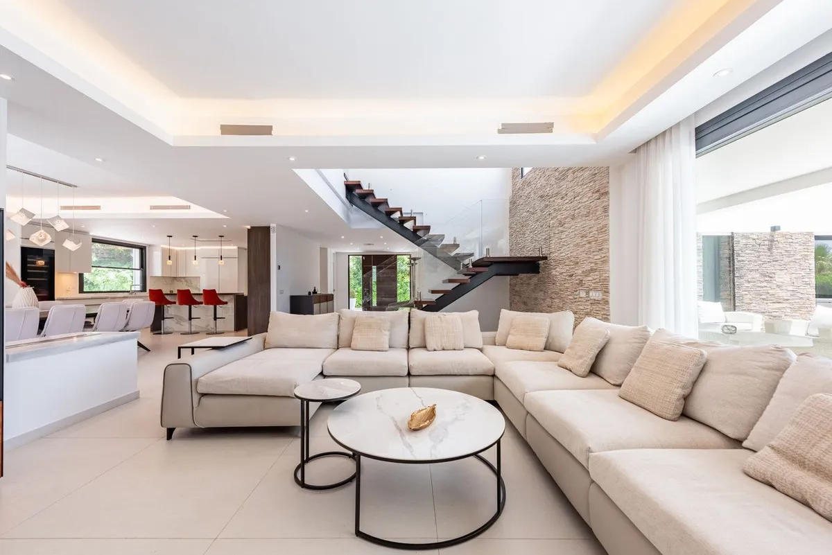 dd694895-72d1-4a1c-ac75-200912c21998