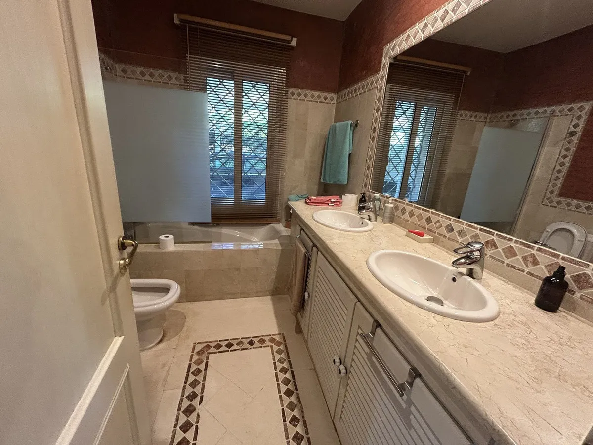 b5514e25-01e1-47d5-a807-717986ec5430