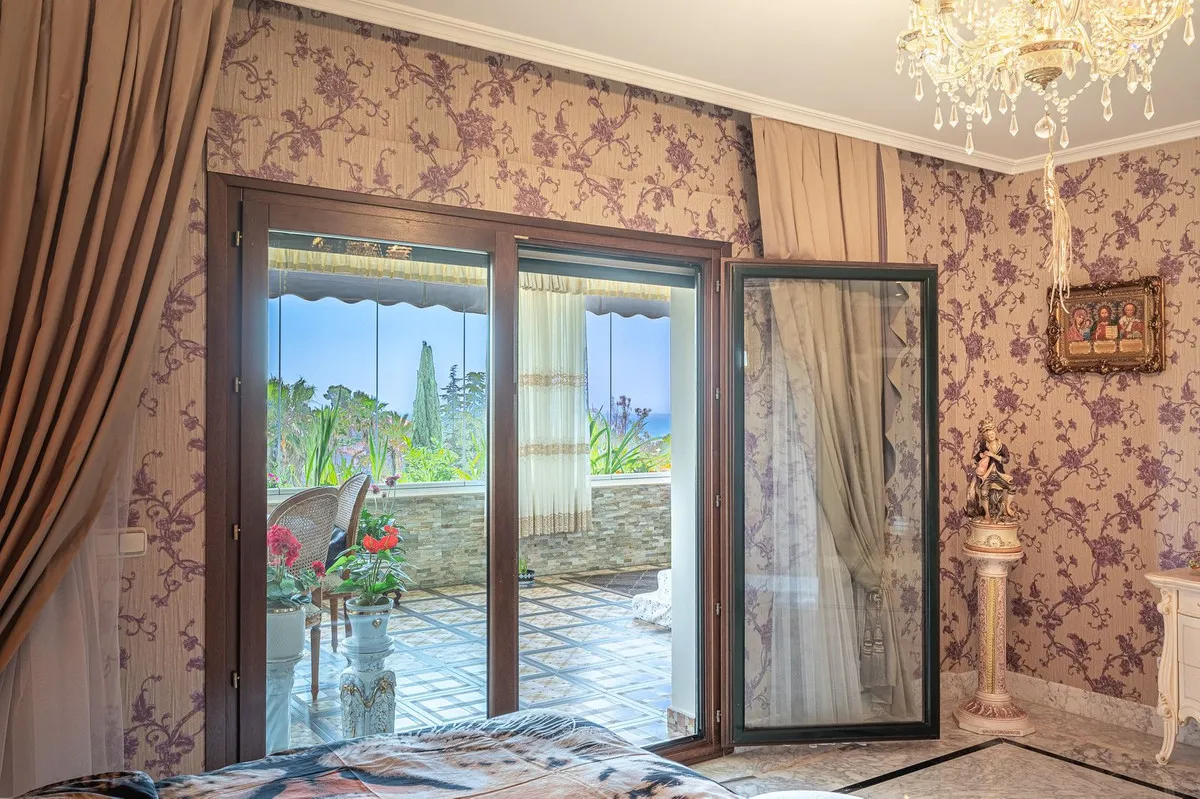 135f253d-80b9-4054-b5d4-722c5481c585