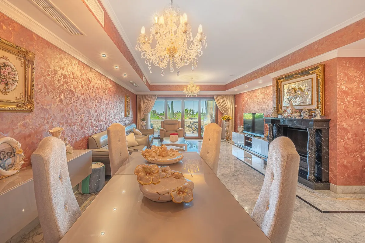 5c73e6aa-9ee2-4e29-8c9f-0b4263f33ded