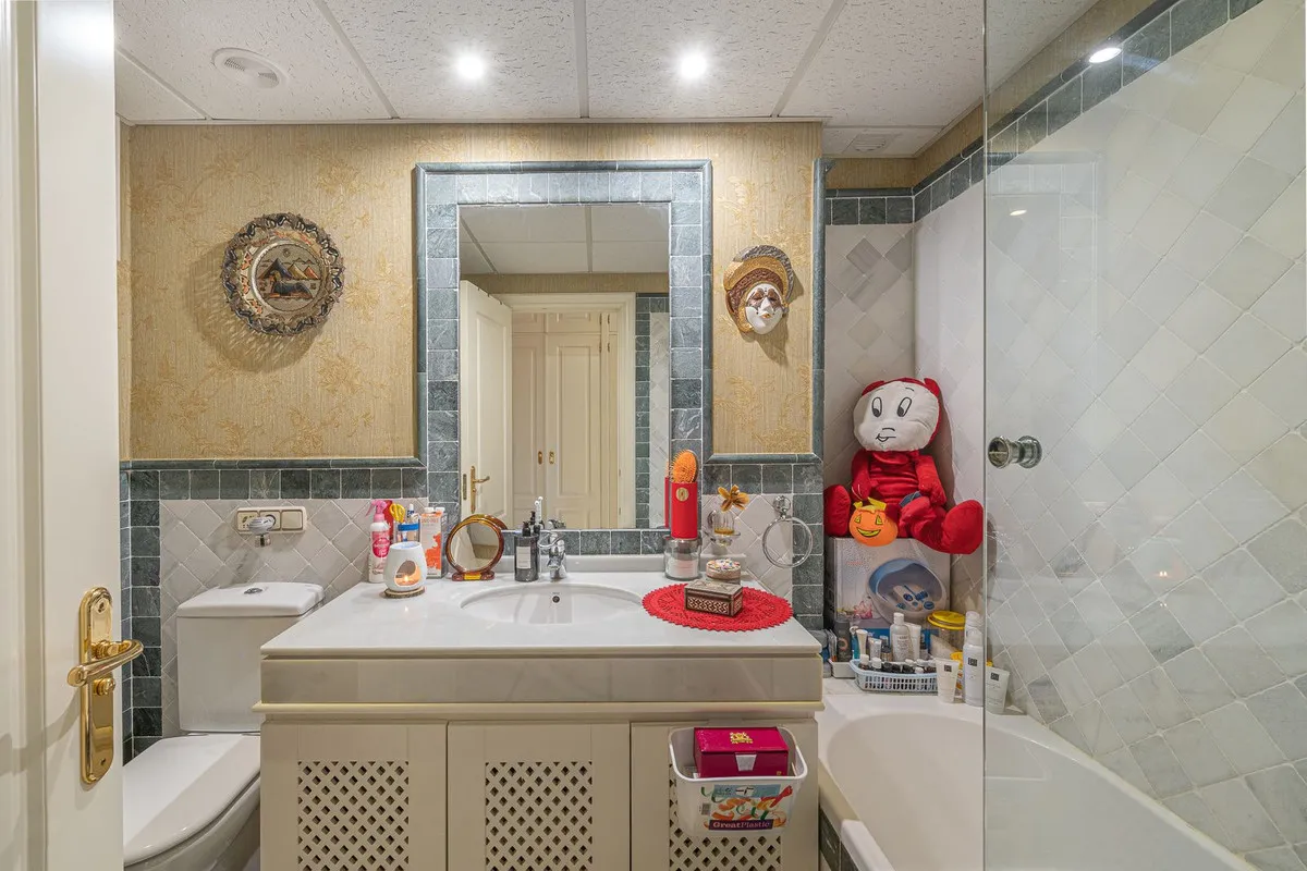 636ba9c1-0043-4f66-8af5-8a17647fbdbd