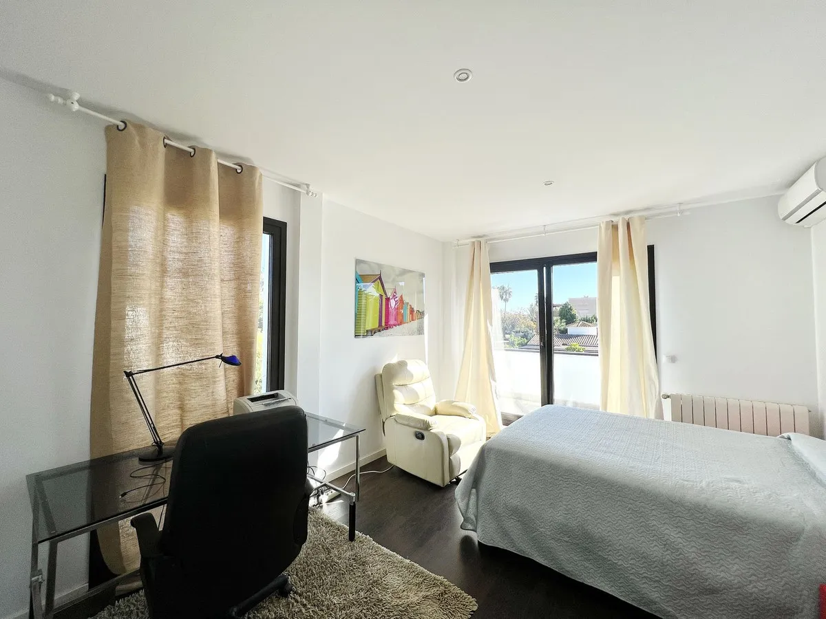 0fe1296b-479c-44c4-9d68-71f99194d123