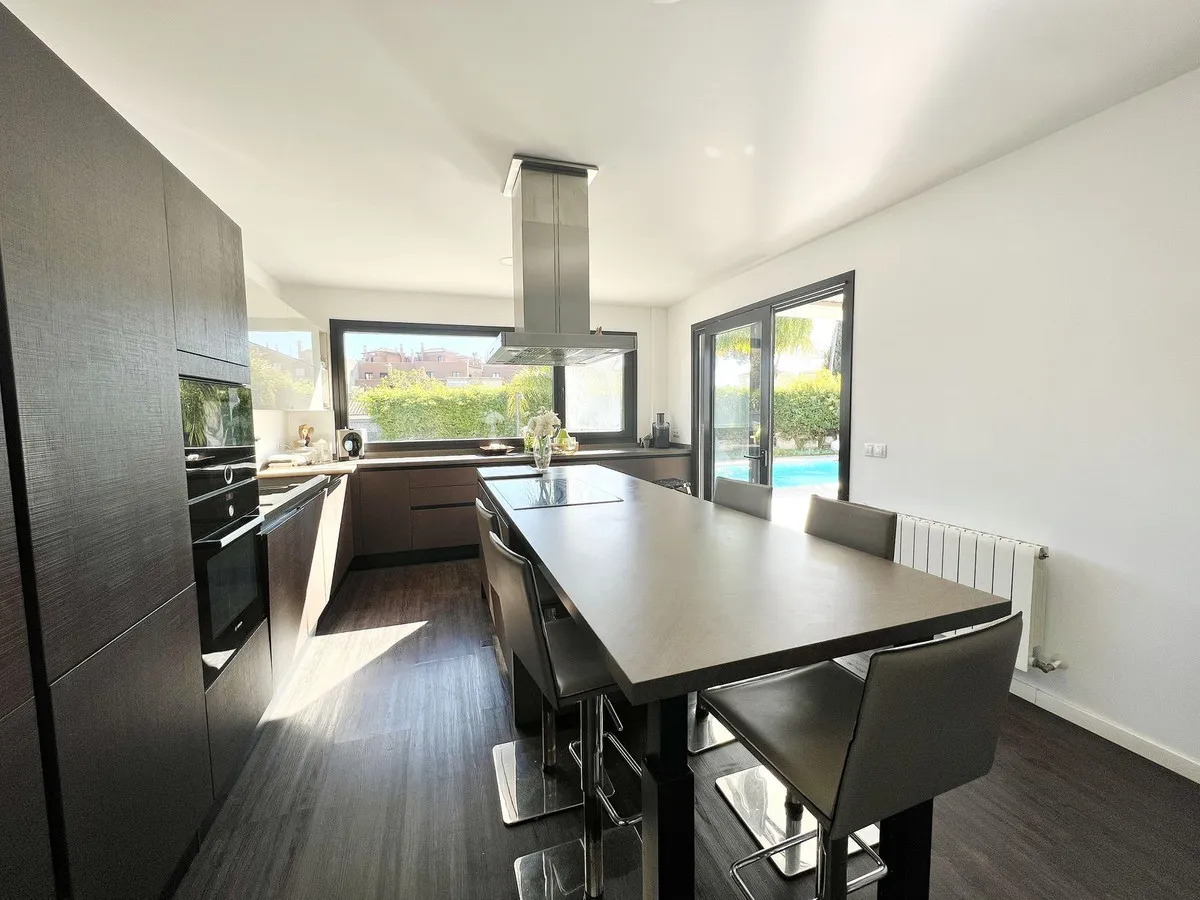 2d0beb5c-3348-49a1-82a6-714e3f6e8d69