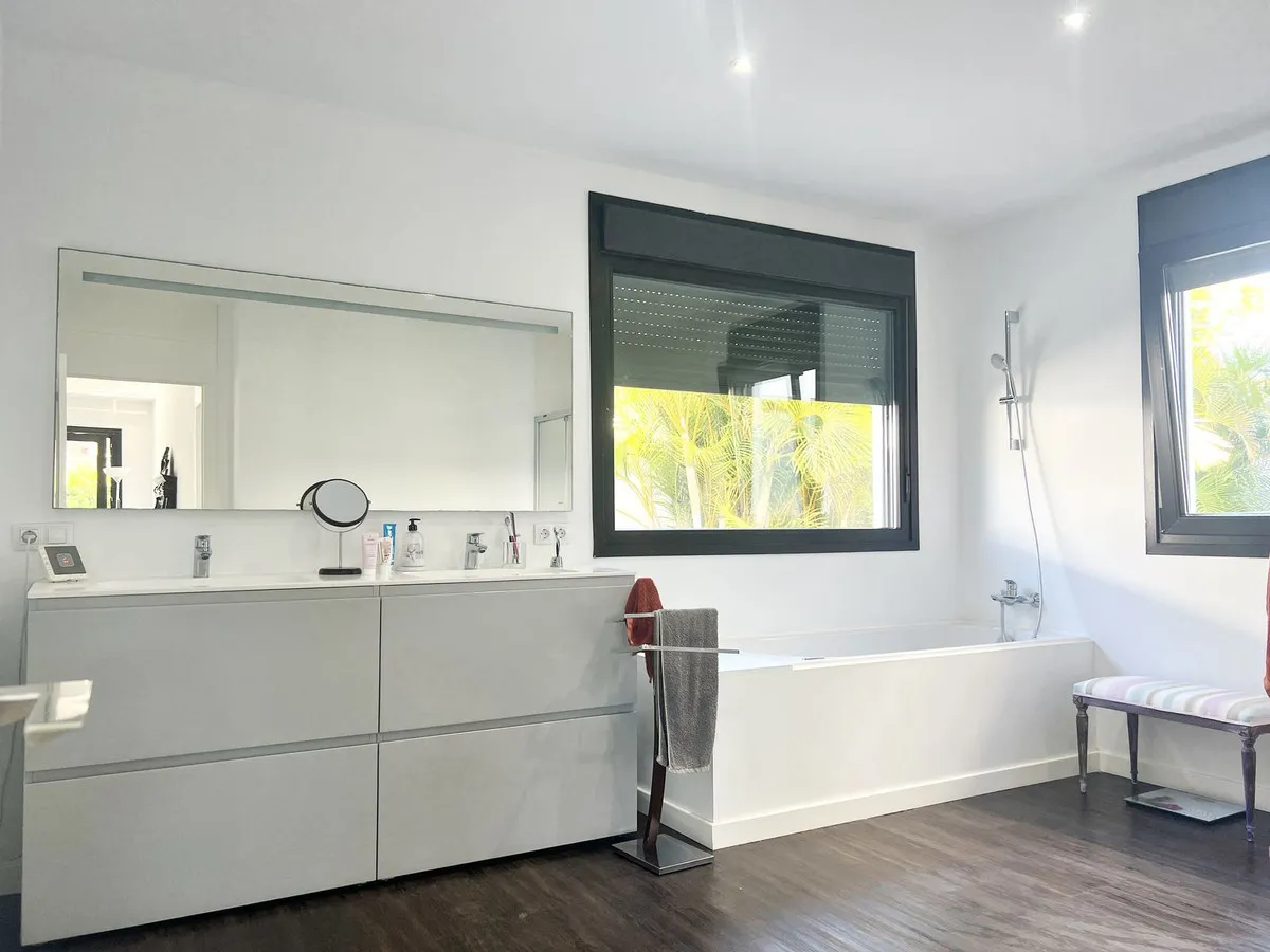 4de73d95-4800-4e68-9bce-1162ab165cdb