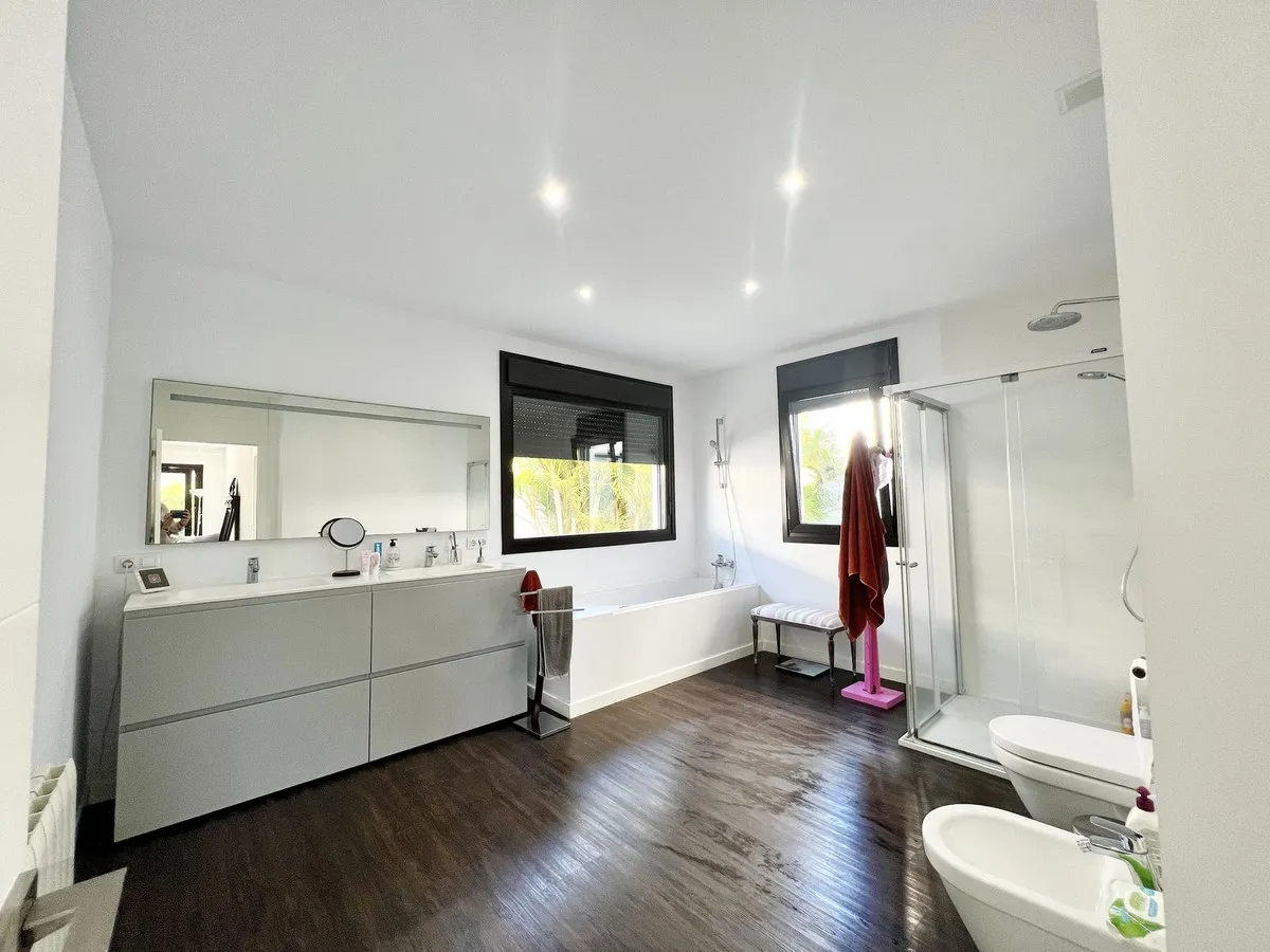 bd7c9ecd-faab-4d6a-a06d-ed535ec1ada3