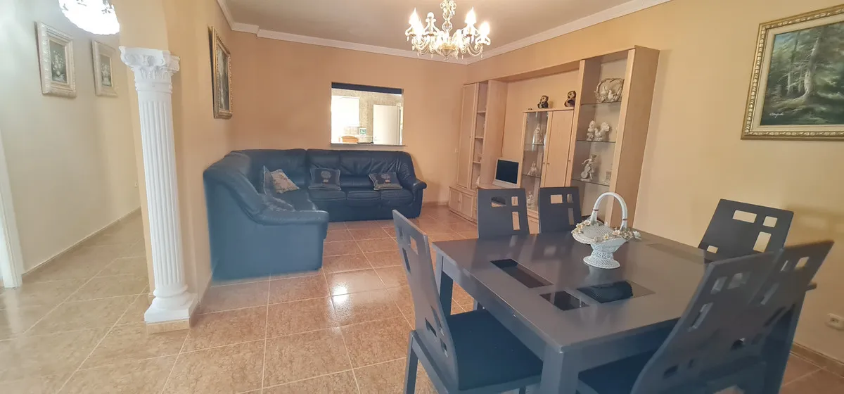 60c87350-0c0f-4a69-be18-fc89e3393709