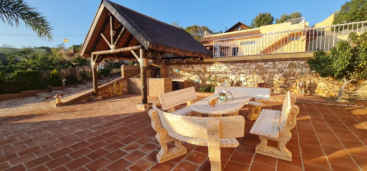 8c4f4d5f-6887-415c-aa4a-8635bd866f93