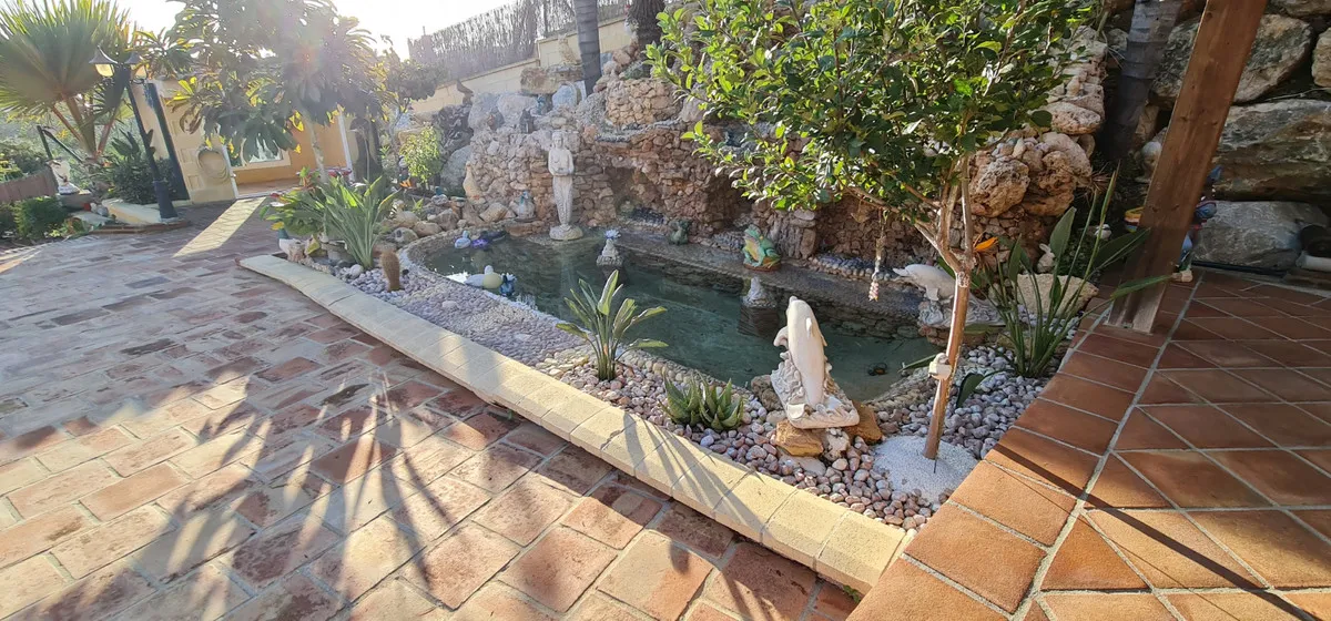 8d05cd47-bc8b-4f00-8138-14fa0bc2b480