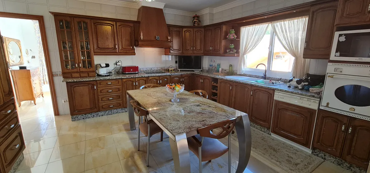 f86939bc-4e49-437d-bfcc-b403774af496