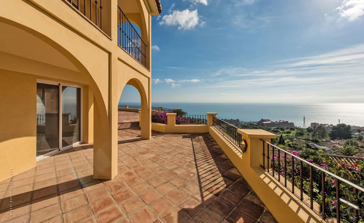 5cbdc06a-387d-48b5-8766-33548ac14938