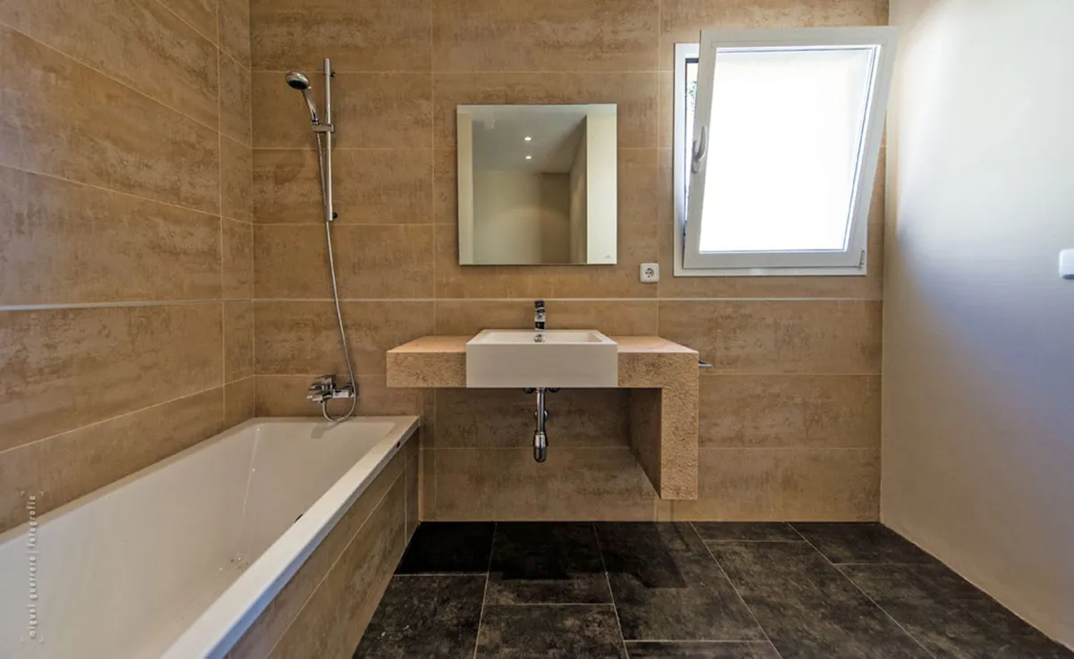 c9ab84a9-49a5-40e4-a408-1d7f619a14a0