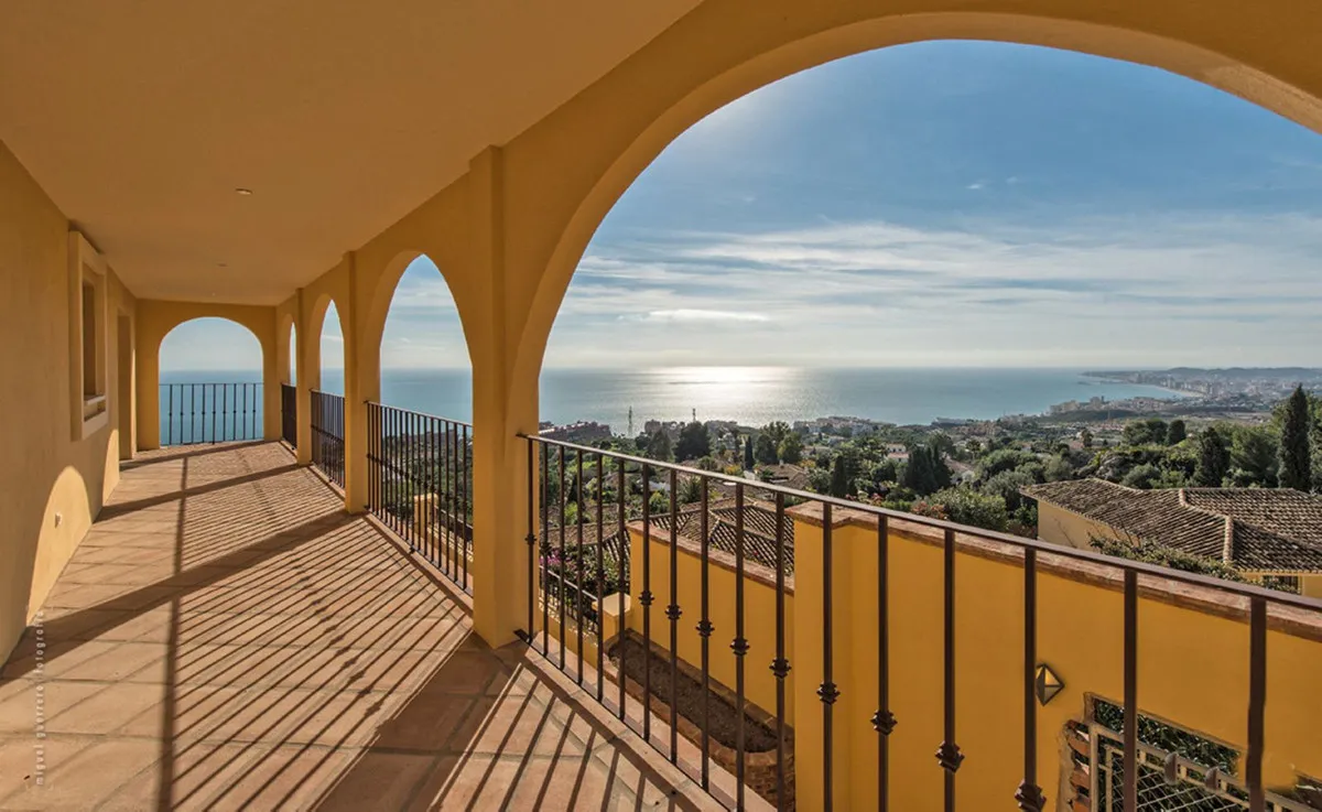 f2ed1d96-e9f5-4383-8643-0ed9ad886b14