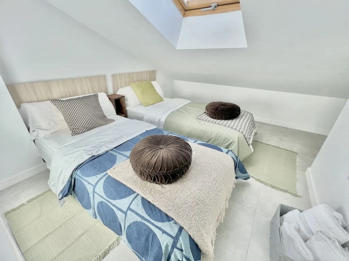 c9e76c4d-f3a2-4ef4-8ab4-57002655848a