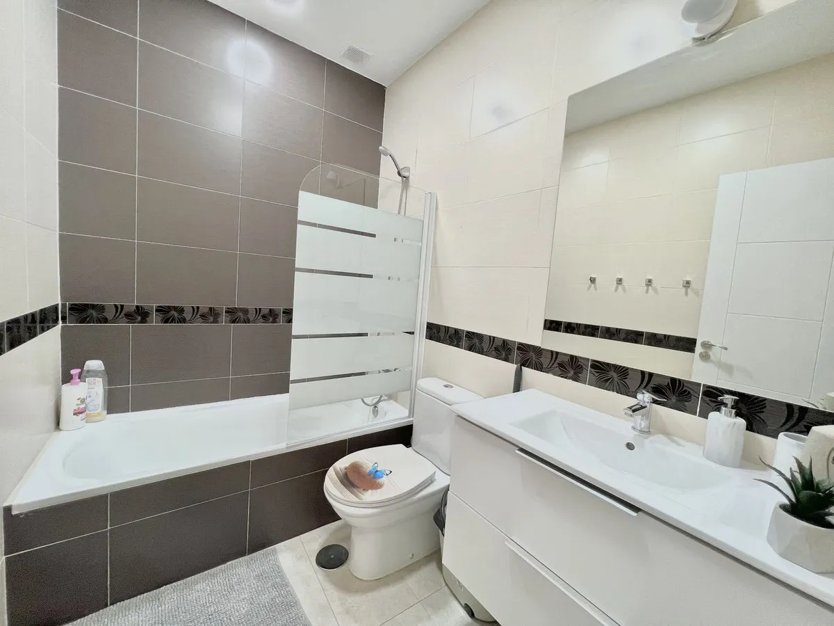 dfc1baf9-348e-4060-bb30-ec36f91ec6b8