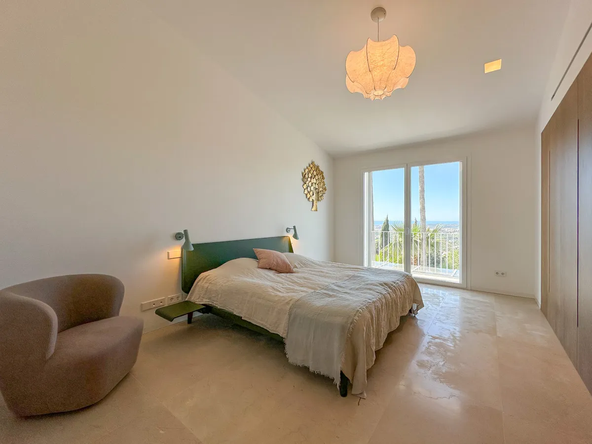 77551aae-8b91-4906-8e87-5648e979d1e1