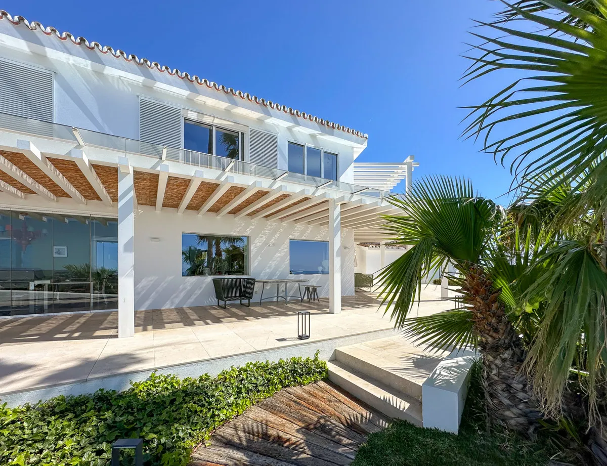 f65c10c8-0d61-45be-a870-986342fac1c4