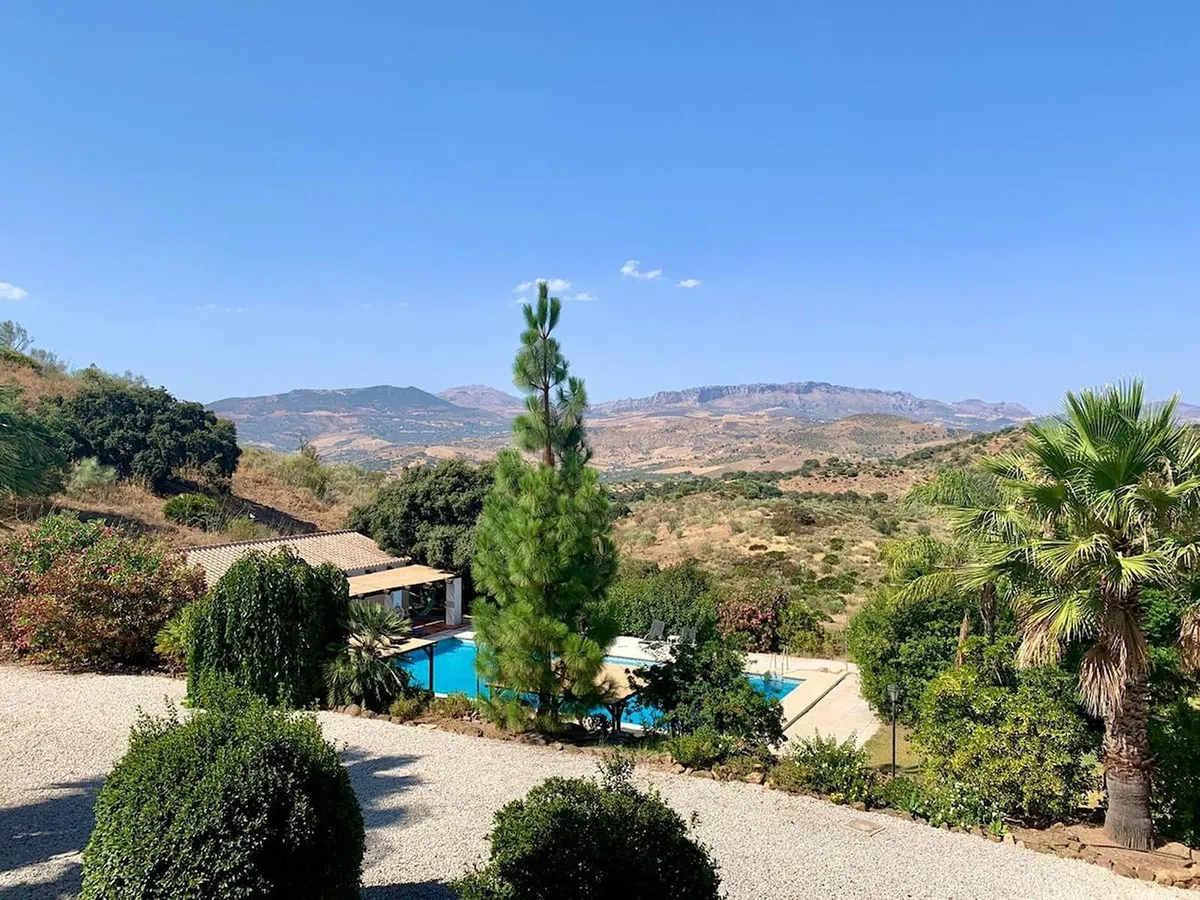 f3645412-5cc1-4922-b872-7de57dd9605d