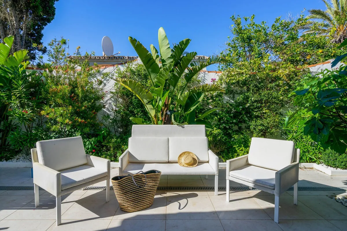 e70bc070-e55b-4182-bf39-5579d5a34a14