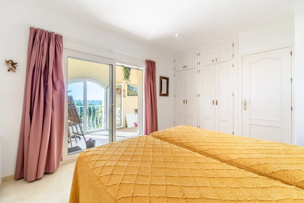 20fe02d3-1df8-44ec-aa0a-1a3d048b065f