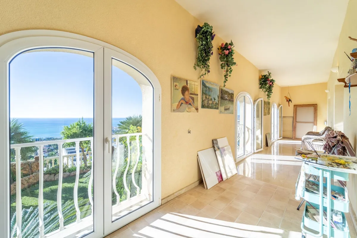 2c36a631-545a-4eae-aa13-61f185a00761