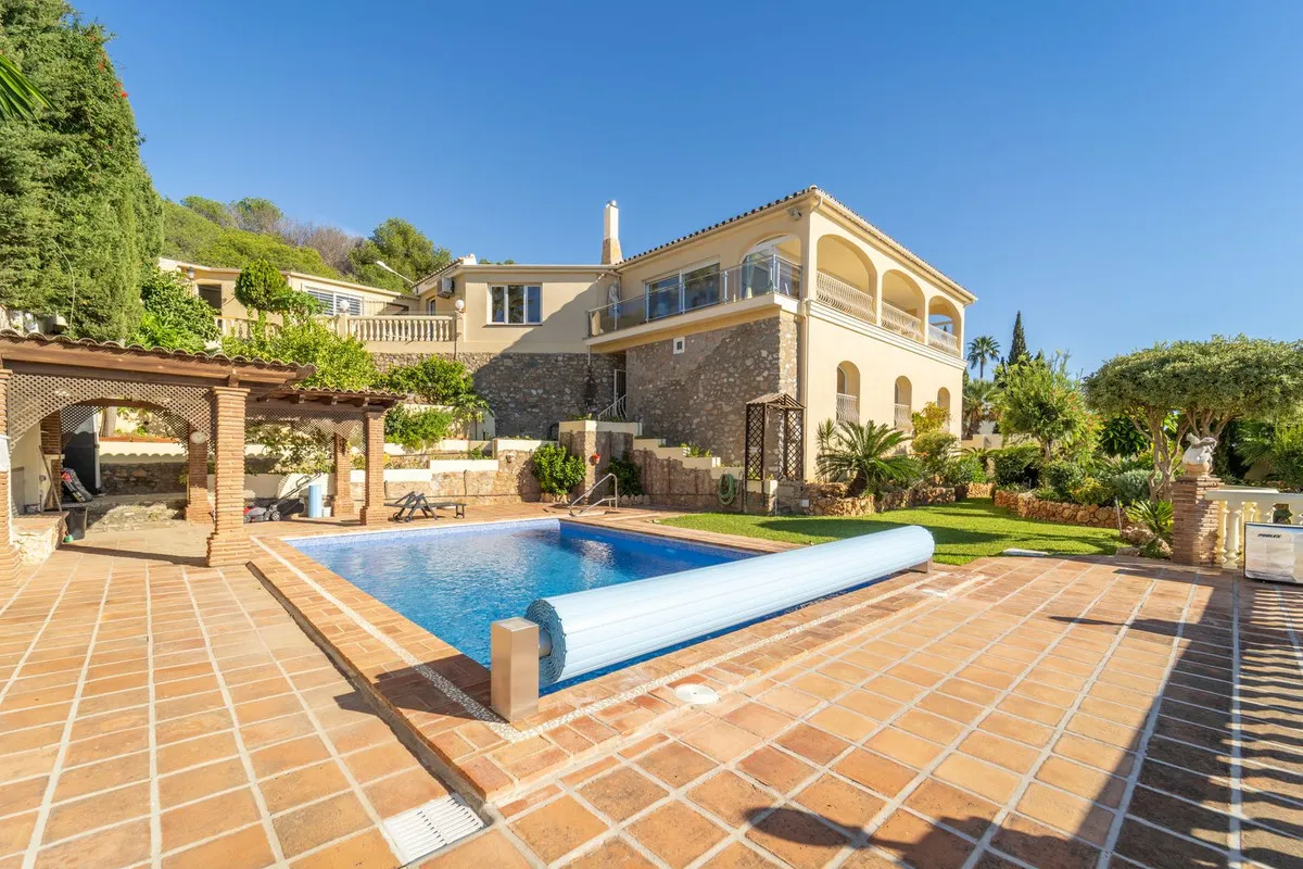 3290f77d-8424-46be-a799-38ff1078e3b0