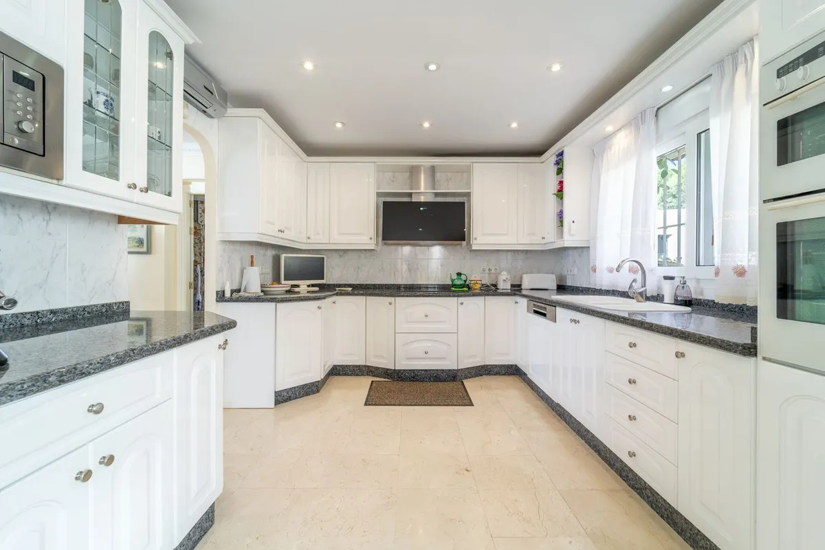 c417c7b3-516b-43b4-ae89-4949c726a00d