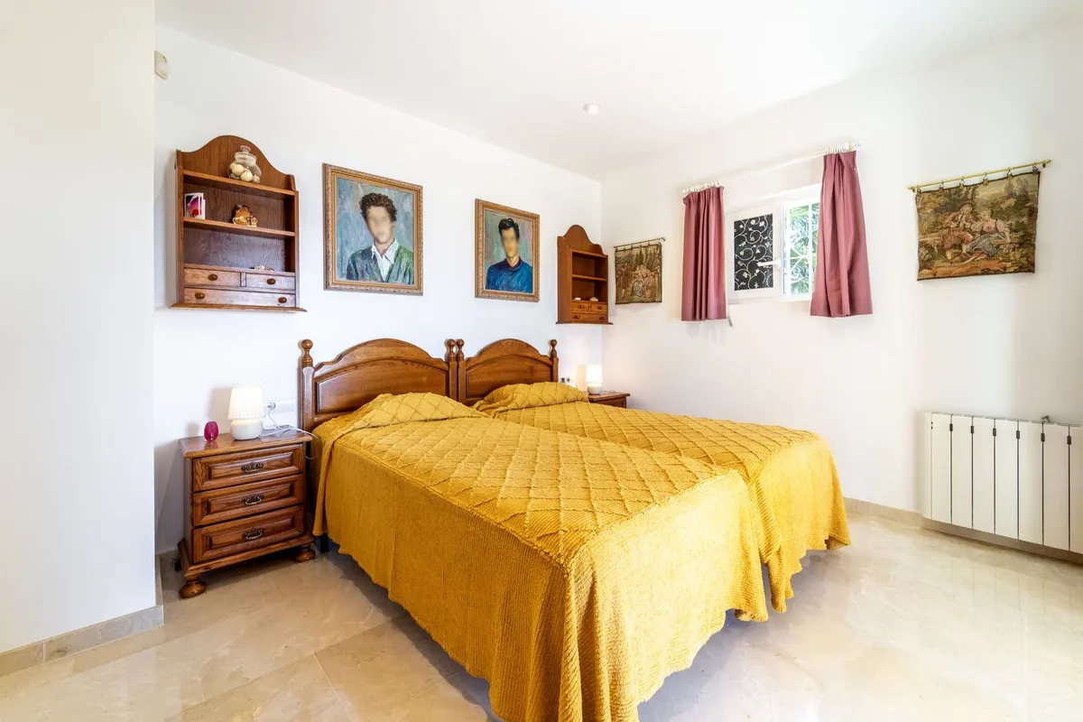 c6a83382-86c6-405f-bf4c-b22c7393e510