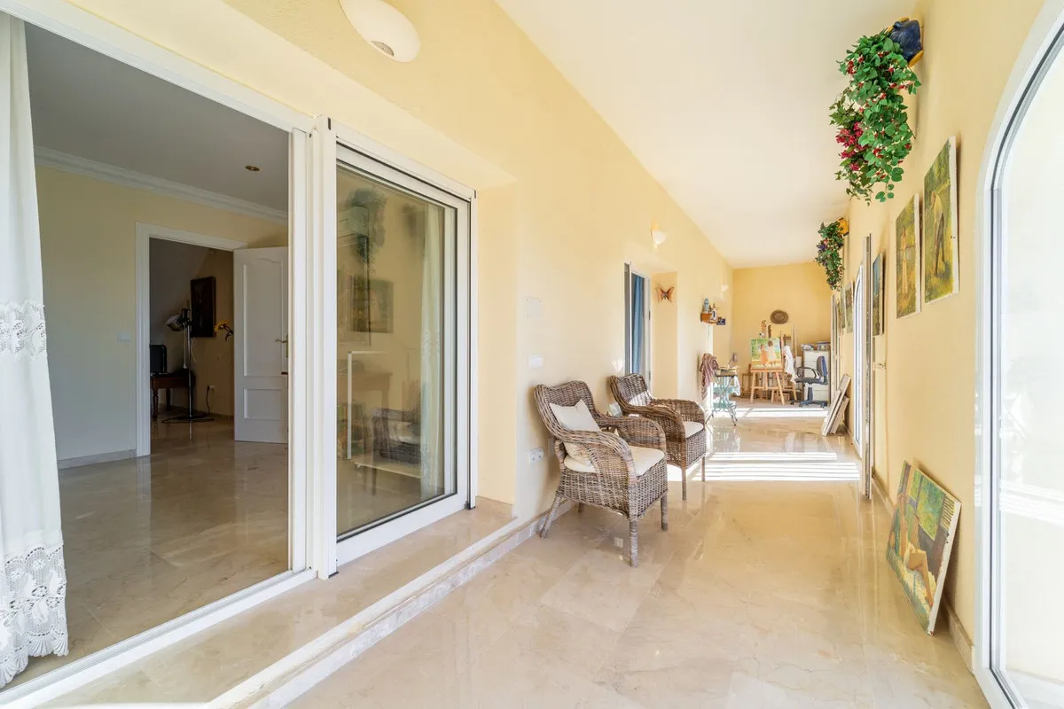 d5484d85-66b9-427f-b526-0f429796d0e9