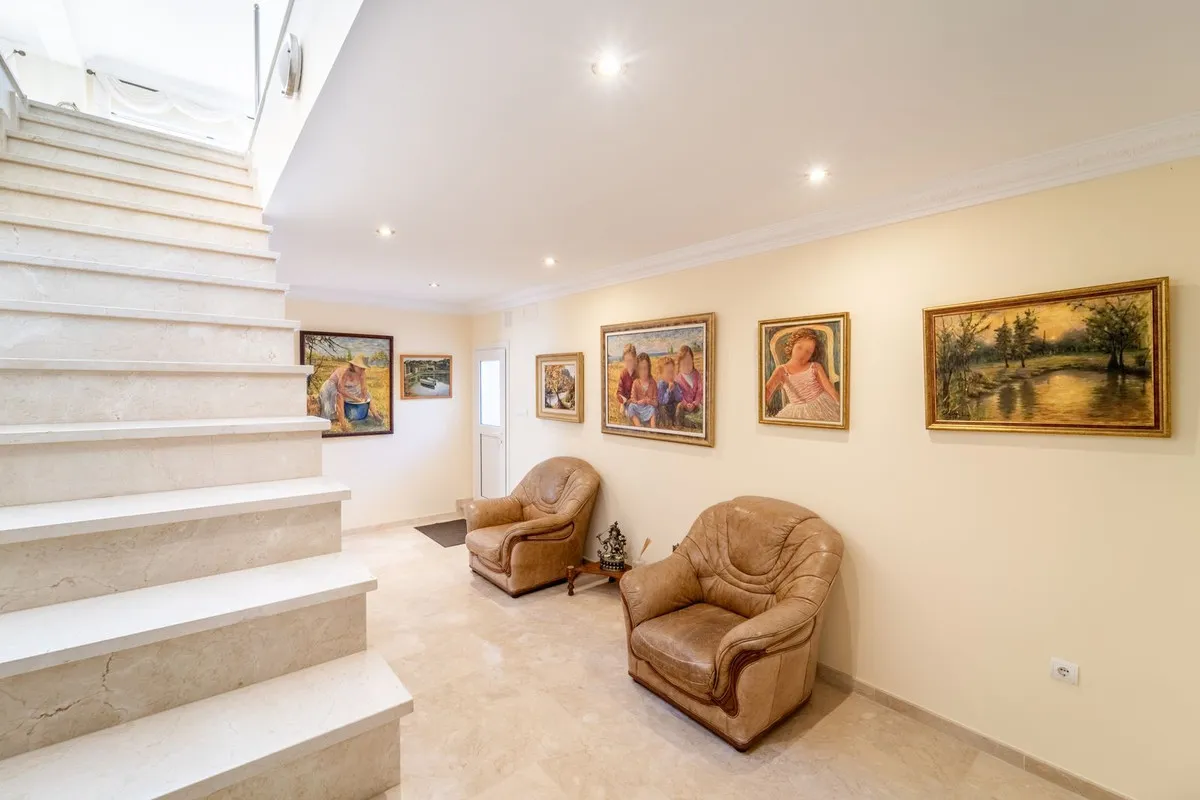 f99d69cf-b651-4e03-9ec0-db636f607b9e