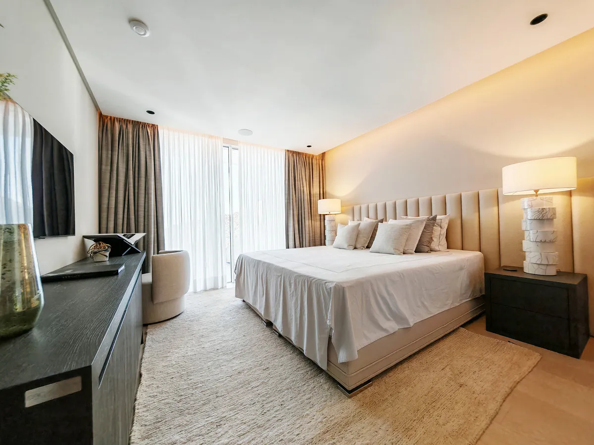 f4e02831-912f-41d7-8468-60a536385def