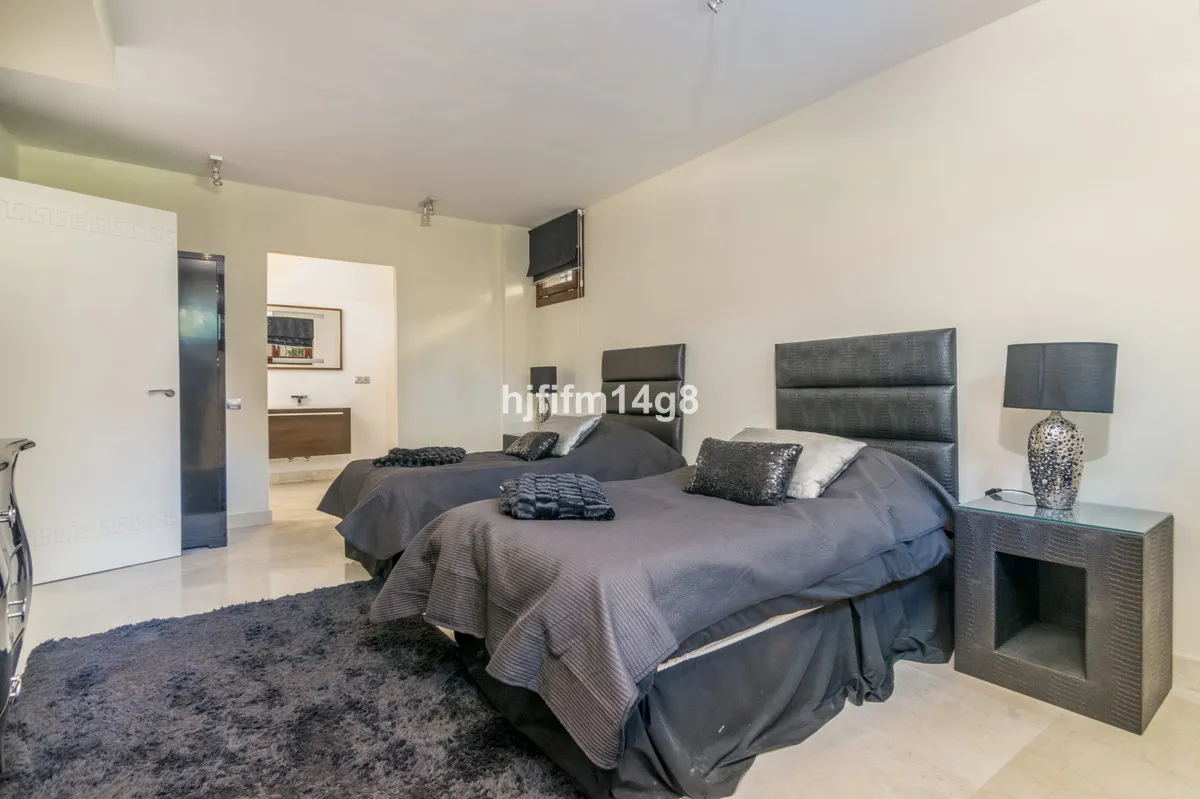 03099386-c7c2-4d93-b554-e83e0c93c4d3