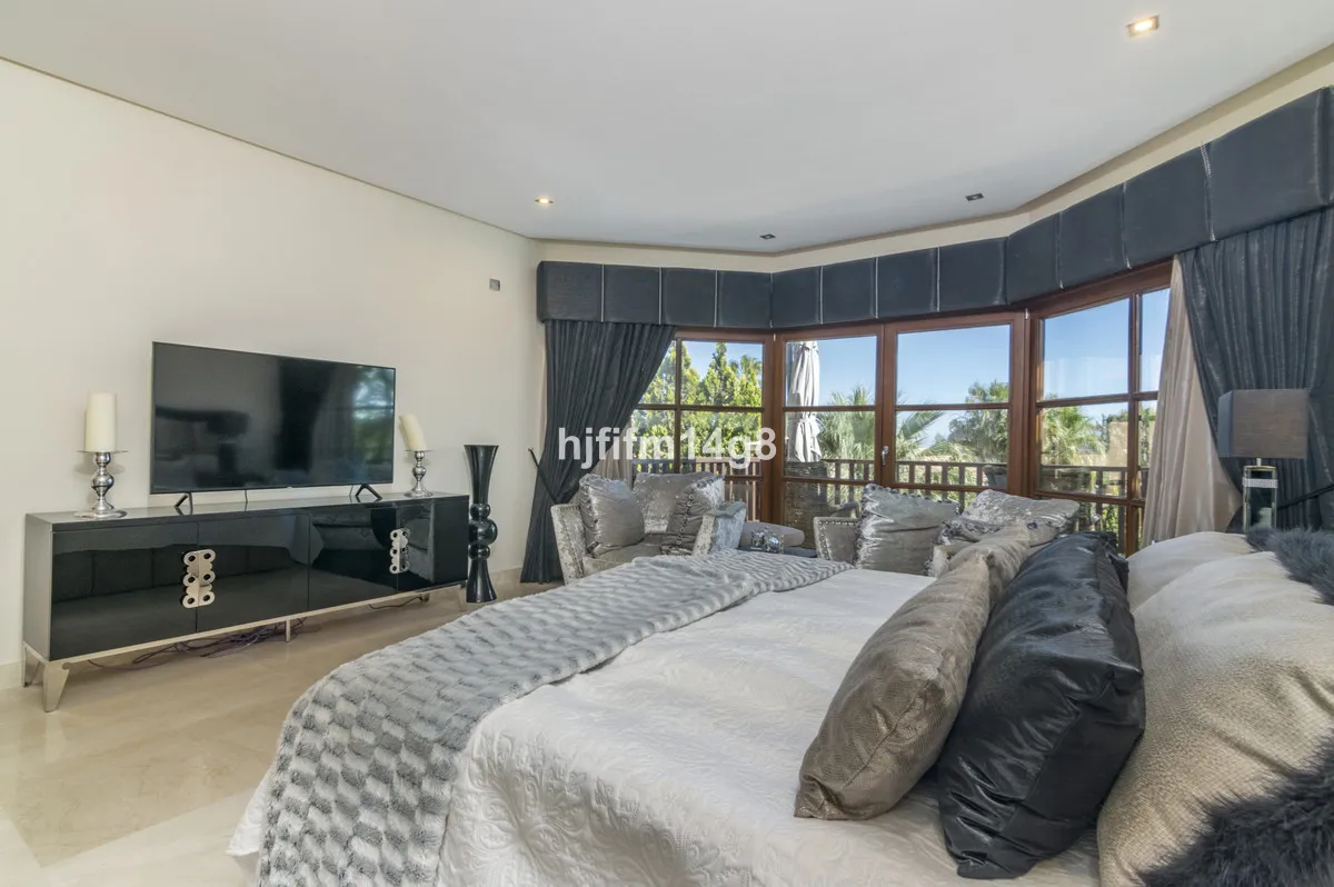 8ecc0ab7-f9d0-4ba6-875c-678dcdfc6d57