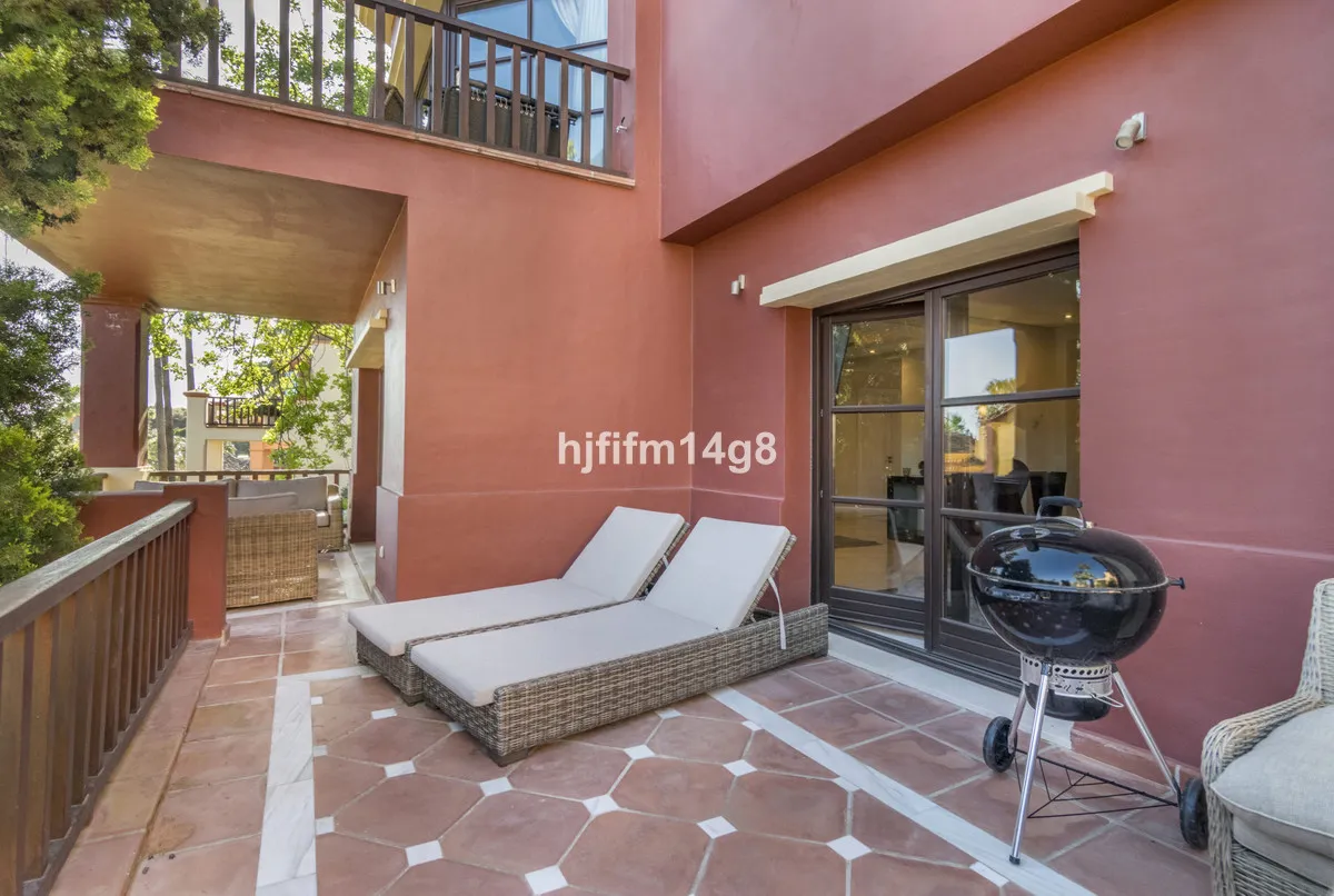 985ec677-d79f-44e6-b6d4-73e417fa4805