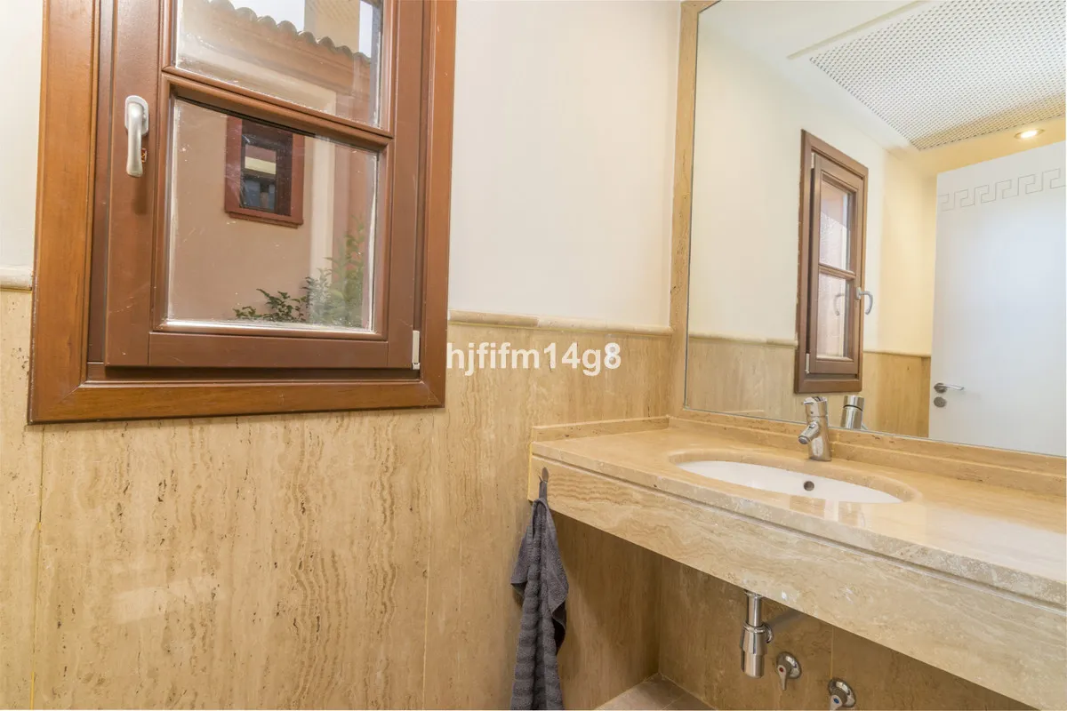 9b33e393-8f3d-4f21-84ac-84da9742d23d