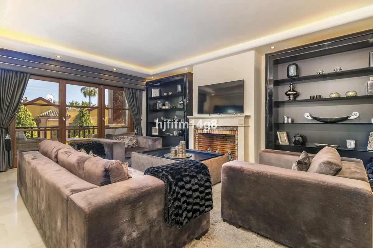 cca77c83-b29c-4381-b018-657193fb0921