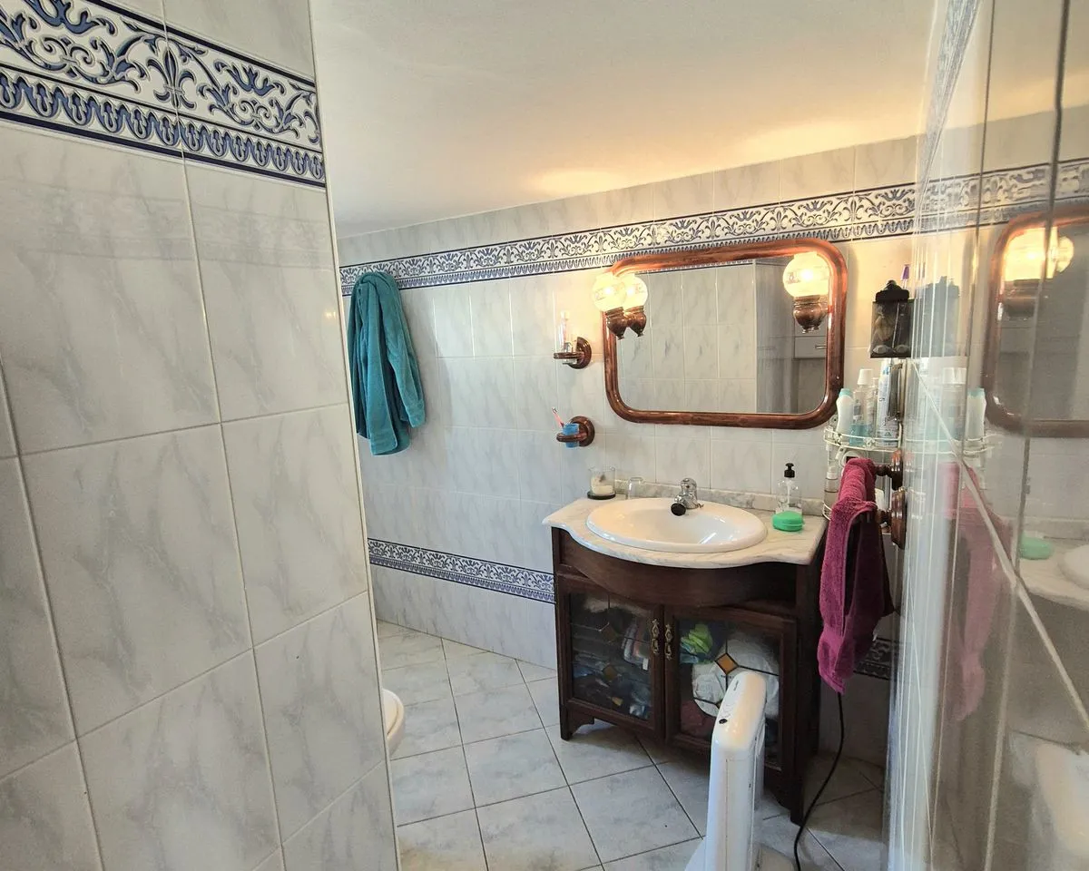 255a08db-b316-4f43-9d30-23ed7ae1f9e0