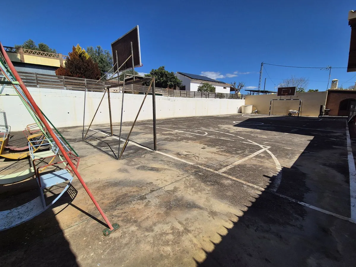 327f6059-75b9-41af-806e-d4a20e41008d