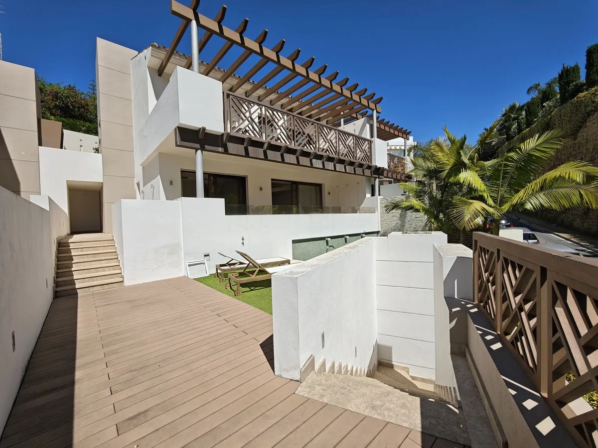 aaa4ae1d-328e-4b80-a679-322a7a68bd20