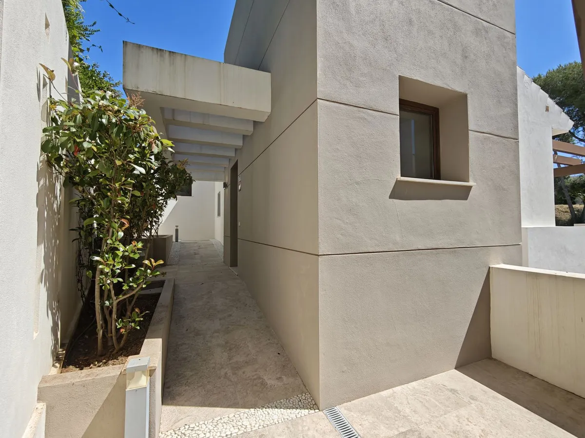 dc615063-7e8f-42ee-b32e-6c5731b19456