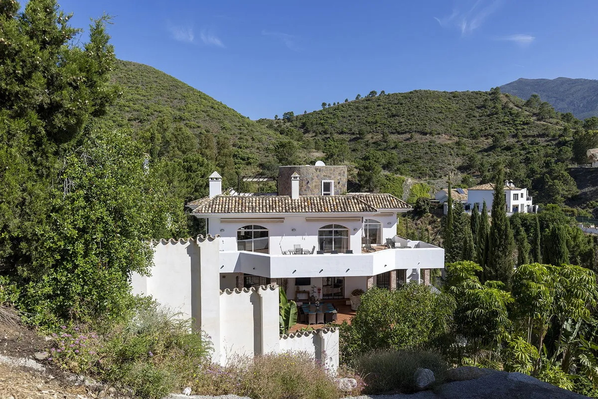 0fb9ae8b-3001-42f2-a7e6-a35608b1b03f