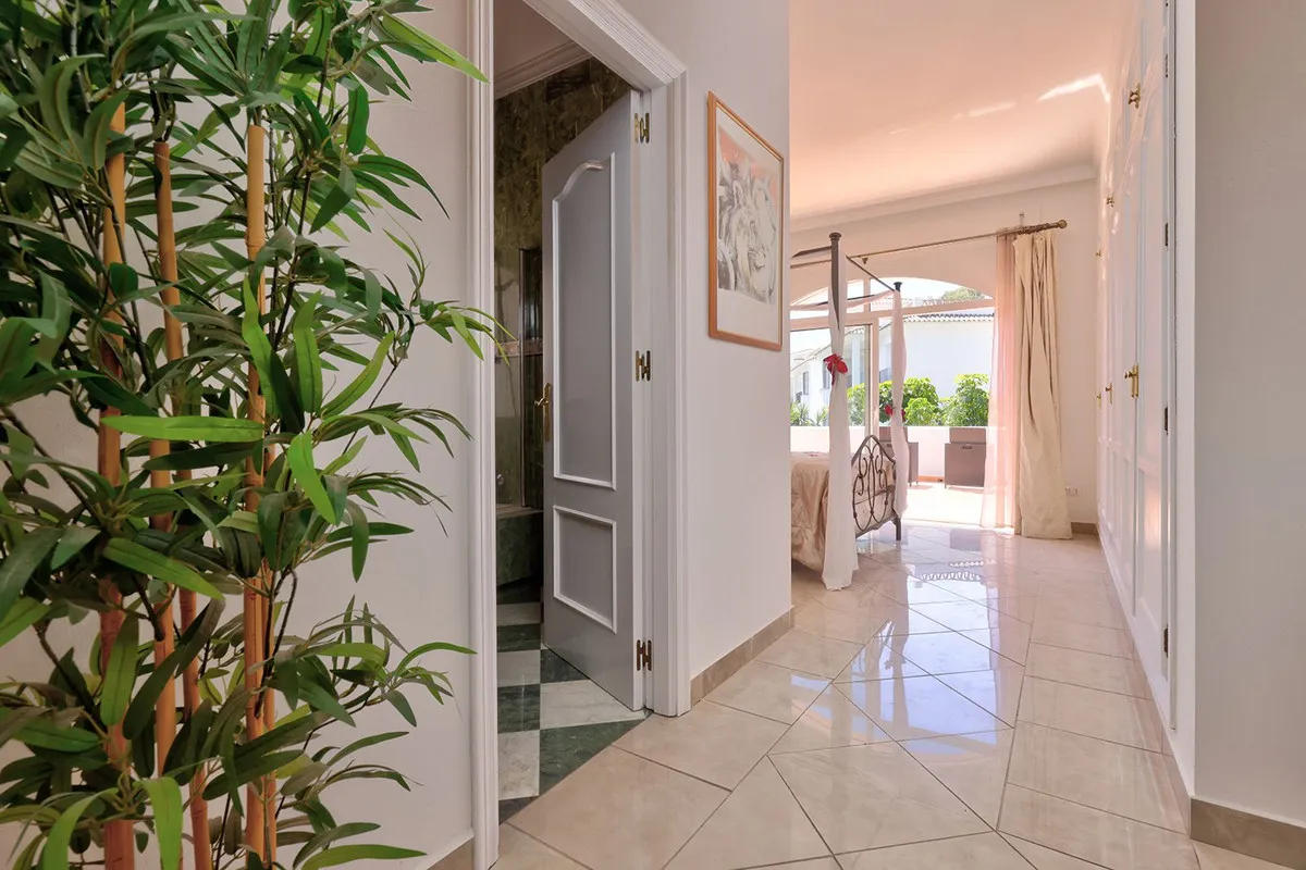 2a4217b9-2d1a-4b1b-b9f4-f0dafb0c9c04